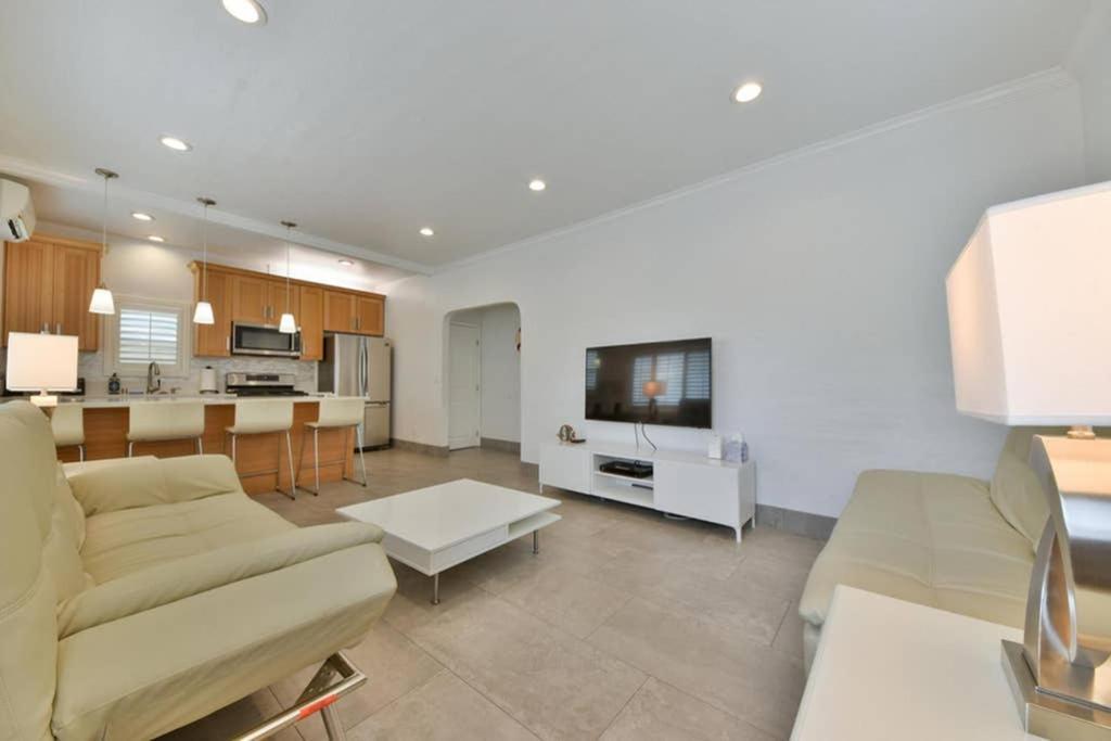 1000#1 Contemporary Home W/ Parking, Grill, & Ac! Newport Beach Extérieur photo