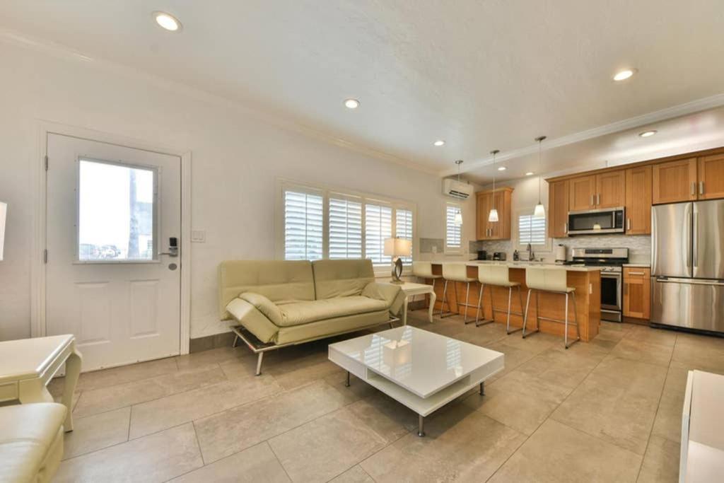 1000#1 Contemporary Home W/ Parking, Grill, & Ac! Newport Beach Extérieur photo